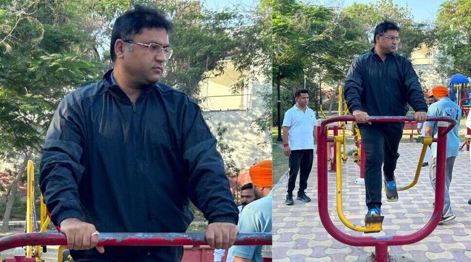 स्वस्थ भारत, समृद्ध भारत मोदी जी का सपना: डॉ. अशोक तंवर नेहरू पार्क में सैर के दौरान लोगों से डॉ. तंवर ने की मुलाकात&nbsp;हमने मिलकर भारत को दुनिया के तख्ते पर सबसे ऊंचा ले जाना है